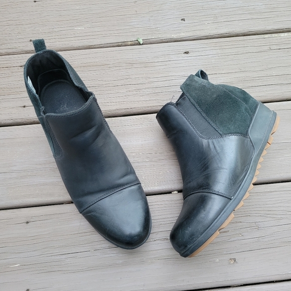 Sorel Evie Waterproof Black Leather Suede Pull-On Ankle Chelsea Boots Booties 11 - Picture 1 of 8